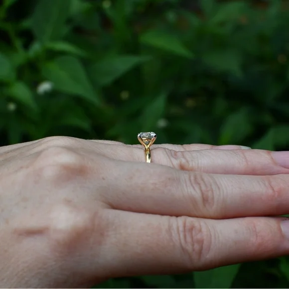 1.05 CT Lab Grown Round Solitaire in 14K Yellow Gold with White Prong Tips - Picture 6 of 8